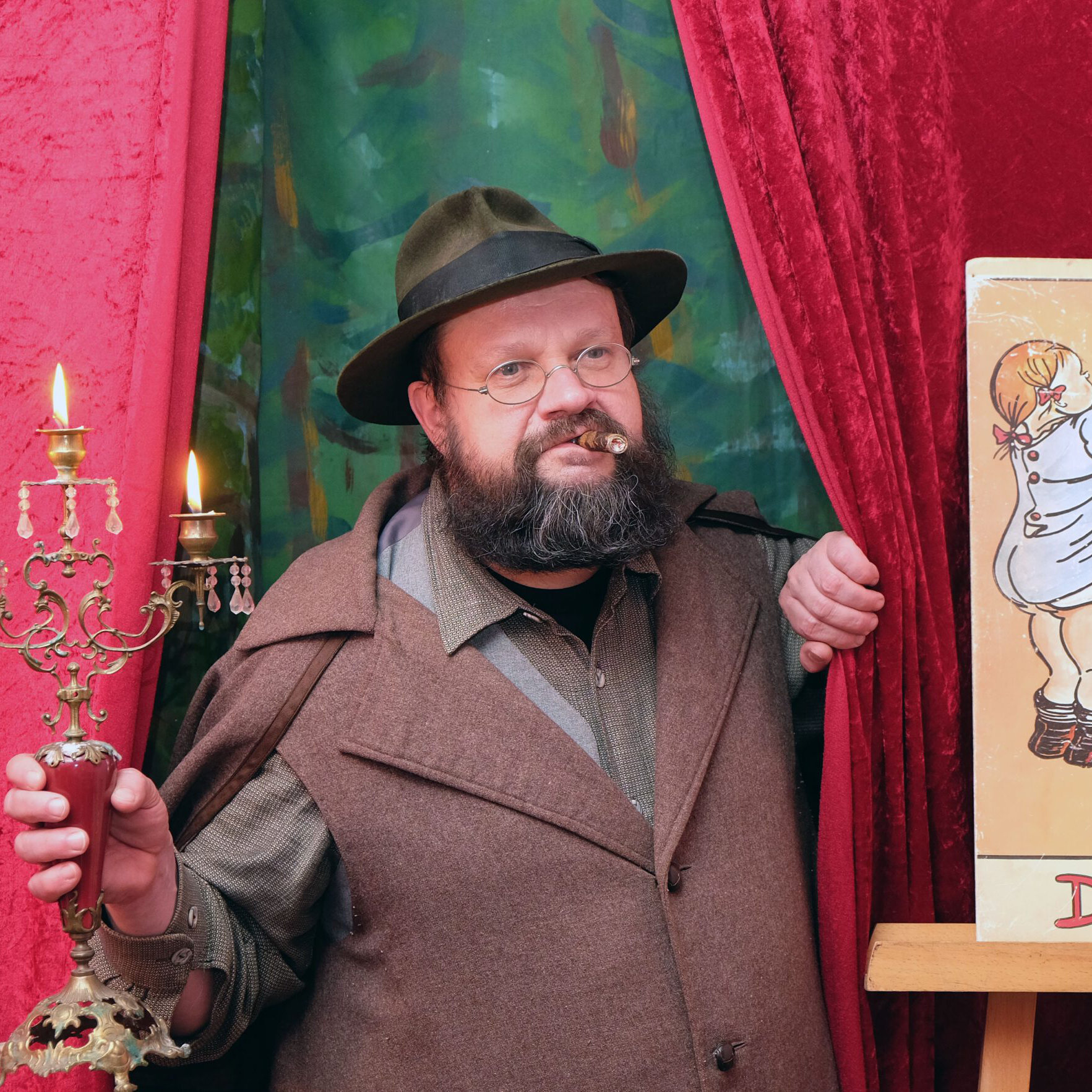 Zille-Programm: Zille allein zu Haus Eine musikalisch unterhaltsame Zeitreise ins Alt-Berlin des Zille-Milljöhs zu Kaffee und Kuchen und Zille-Darsteller Albrecht Hoffmann mittendrin. Sehenswert und ein Highlight für jeden Altstadt-Besuch.