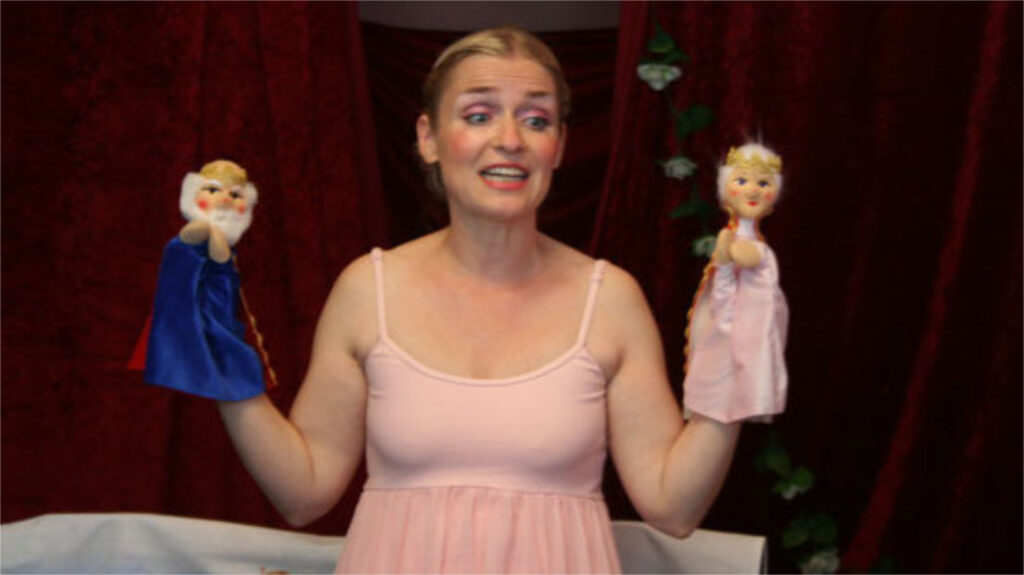 Dornröschen nach den Brüdern Grimm im Altstadttheater Köpenick mit Märchenelfe Anja