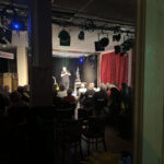 Gerald Wolf mit seinem satirischen Jahresrückblick „Na, det war wieda ’n Jahr!“ im Altstadttheater Köpenick
