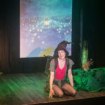 Premiere von „Hexe Rosanna und der geheime Ort“ im Altstadttheater Köpenick mit Loretta Müller unter der Regie von Benjamin Stoll