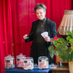 Premiere von „Hexe Rosanna und der geheime Ort“ im Altstadttheater Köpenick mit Loretta Müller unter der Regie von Benjamin Stoll