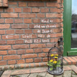 Blümchen an der Tür zur Stube am Altstadttheater Köpenick