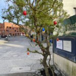 Osterbaum am Parkplatz vom Altstadttheater Köpenick