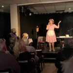 Musikalisch-kabarettistisch Lesung: "Ostsüppchen bleibt Ostsüppchen 3.0" mit Dagmar Gelbke im Altstadttheater Köpenick