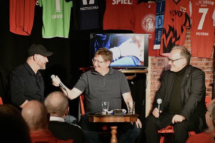 v.l.n.r.: Steffen Baumgart (Union-Chefcoach) mit Matze Koch und Nico Schäfer (Ex-Union-Manager) (Foto: Gritt Ockert)