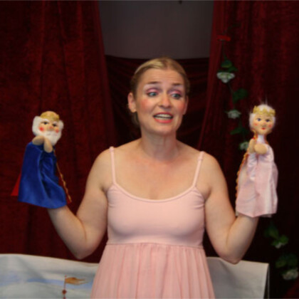 Dornröschen nach den Brüdern Grimm im Altstadttheater Köpenick mit Märchenelfe Anja