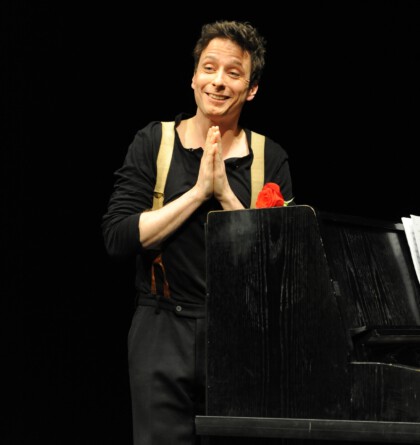 War’n Sie schon mal in mich verliebt? Max Hansen Abend mit Maximilian Nowka im Altstadttheater Köpenick